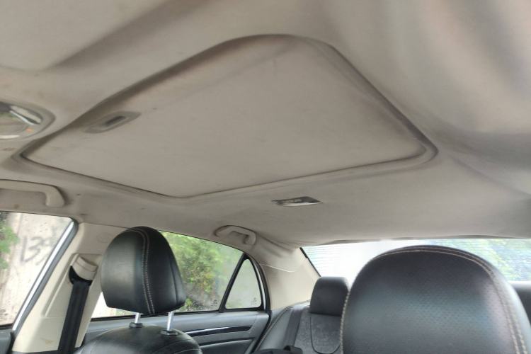 Used BYD Surui 2012 1.5L Manual Luxury Version Interior 6