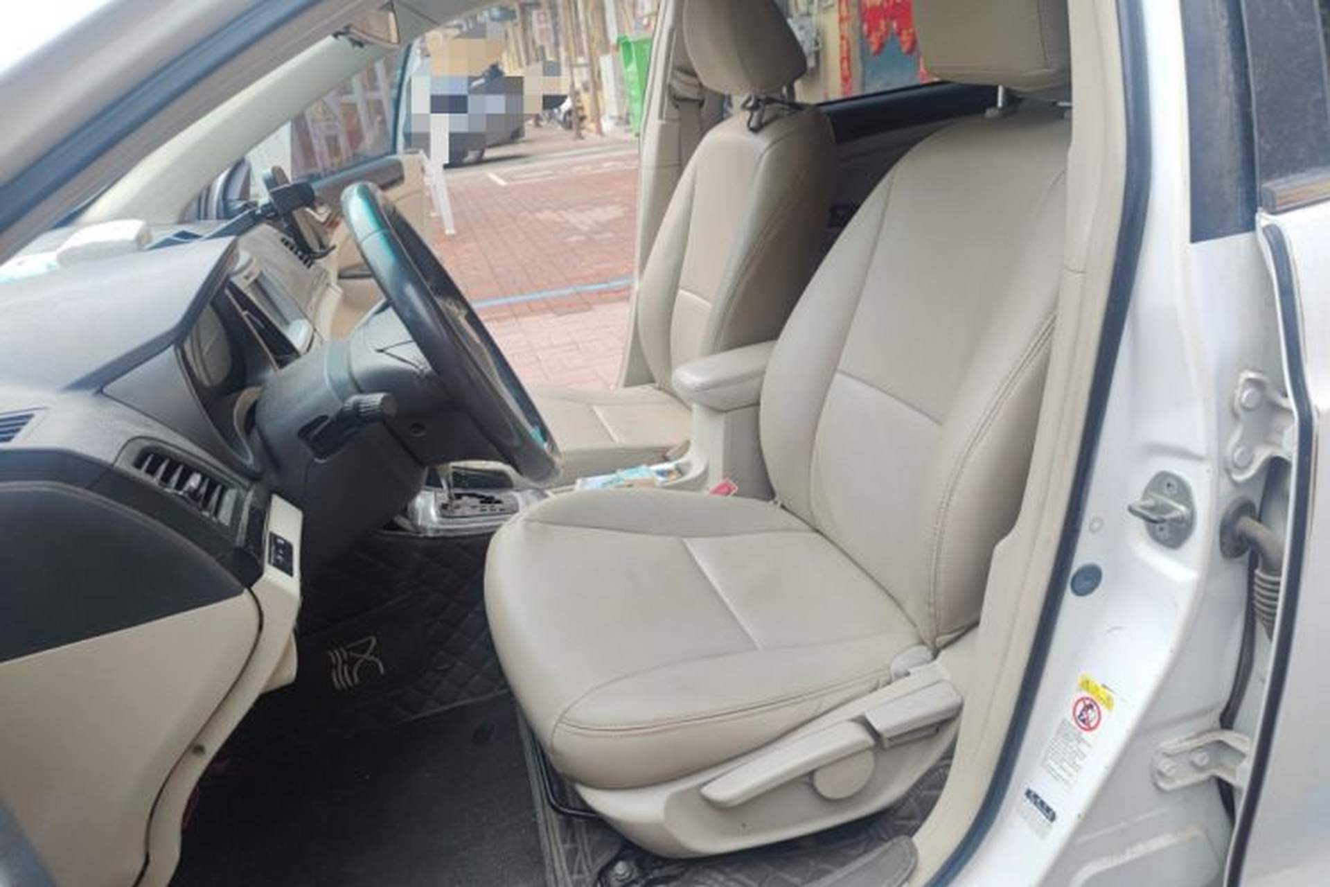 Used BYD Surui 2012 1.5TID Automatic Luxury Version Left Front Seat