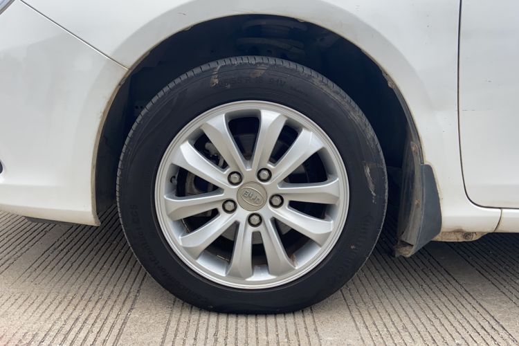 Used BYD Surui 2012 1.5L Manual Luxury Version Left Front Wheel Hub