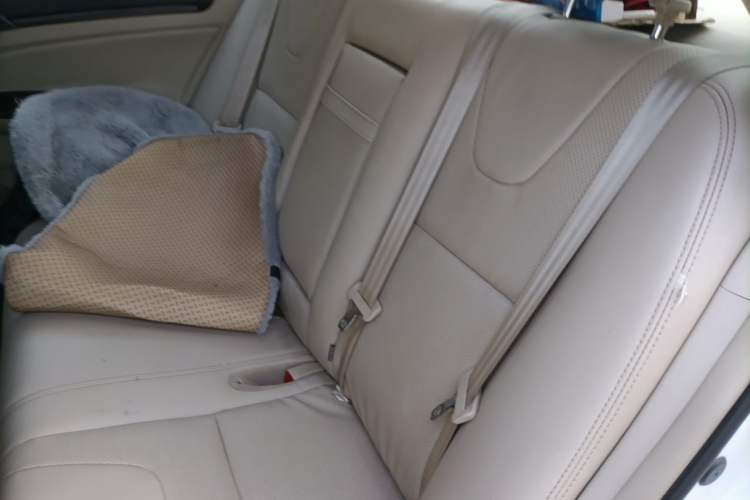Used BYD Surui 2012 1.5L Manual Luxury Version Left Rear Seat