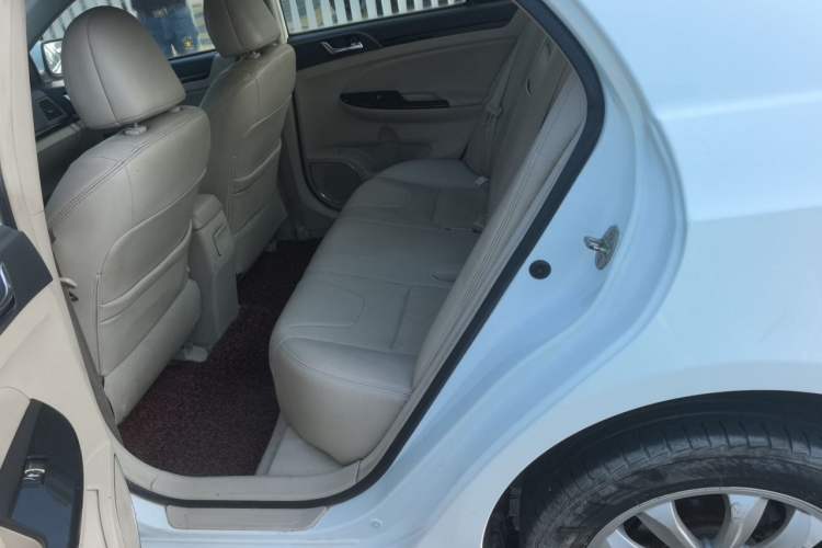 Used BYD Surui 2012 1.5TID Automatic Luxury Version Left Rear Seat