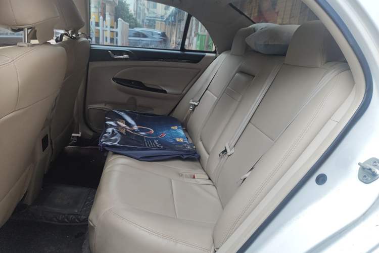 Used BYD Surui 2012 1.5TID Automatic Luxury Version Left Rear Seat