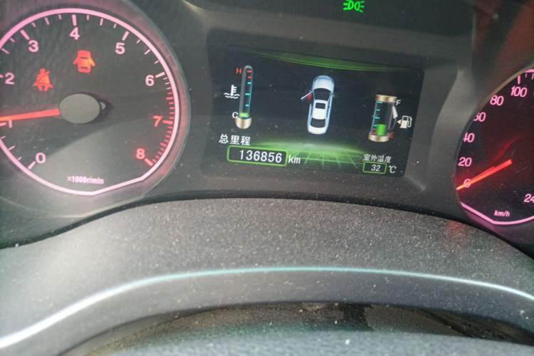 Used BYD Surui 2012 1.5L Manual Luxury Version Odometer Close Up