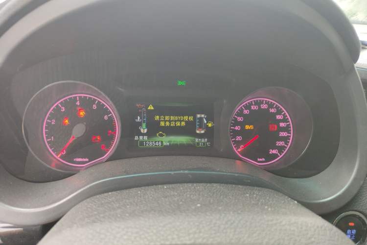 Used BYD Surui 2012 1.5L Manual Luxury Version Odometer Close Up