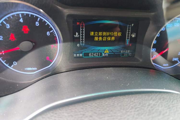 Used BYD Surui 2012 1.5L Manual Luxury Version Odometer Close Up