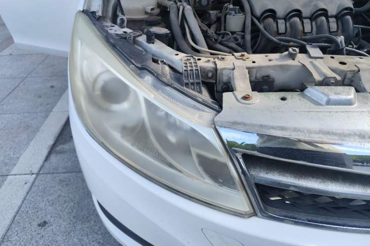 Used BYD Surui 2012 1.5L Manual Comfort Edition Right Front Headlight
