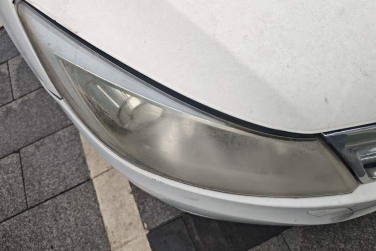 Used BYD Surui 2012 1.5L Manual Luxury Version Right Front Headlight