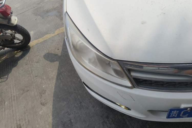 Used BYD Surui 2012 1.5L Manual Comfort Edition Right Front Headlight