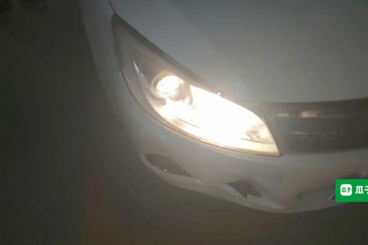 Used BYD Surui 2012 1.5TID Automatic Luxury Version Right Front Headlight