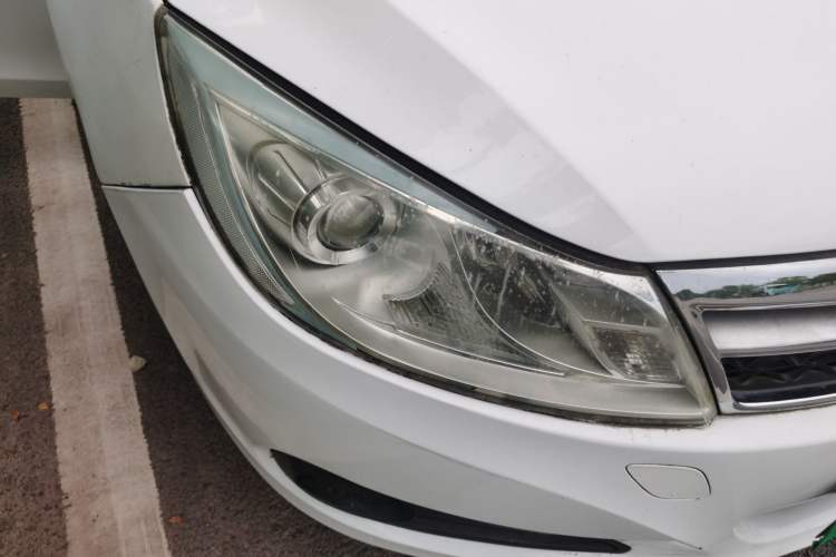 Used BYD Surui 2012 1.5TI Manual Comfort Version Right Front Headlight