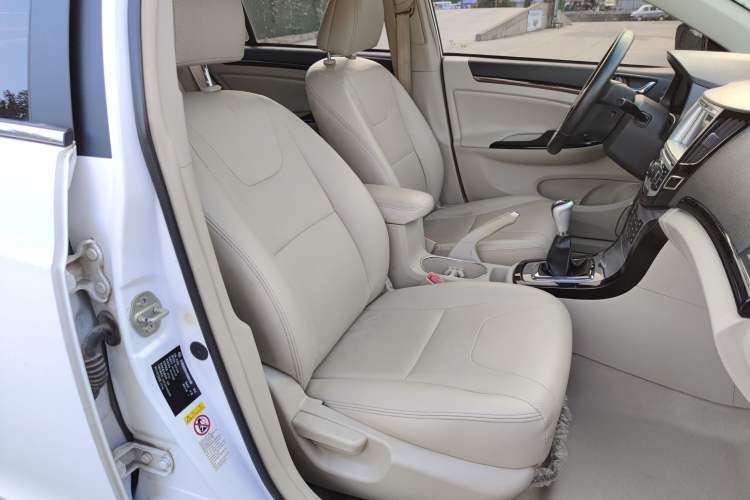 Used BYD Surui 2012 1.5L Manual Luxury Version Right Front Seat