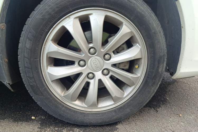 Used BYD Surui 2012 1.5L Manual Comfort Edition Right Front Wheel Hub