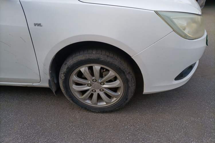 Used BYD Surui 2012 1.5L Manual Luxury Version Right Front Wheel Hub