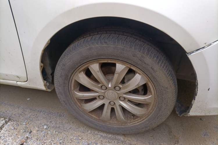 Used BYD Surui 2012 1.5L Manual Luxury Version Right Front Wheel Hub