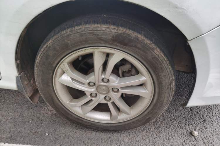Used BYD Surui 2012 1.5TI Manual Comfort Version Right Front Wheel Hub