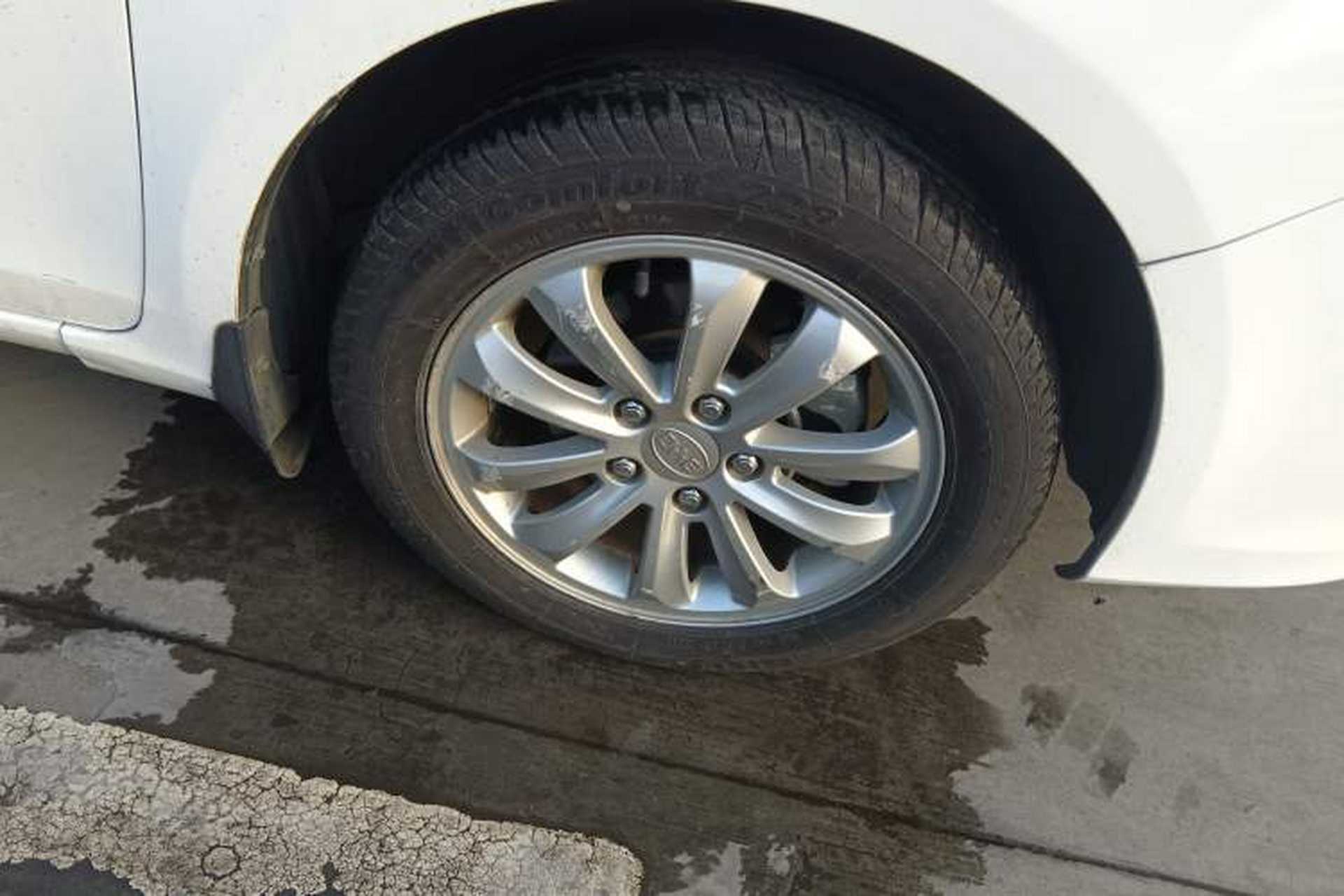Used BYD Surui 2012 1.5TI Manual Luxury Version Right Front Wheel Hub