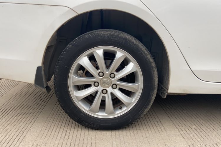 Used BYD Surui 2012 1.5L Manual Luxury Version Right Rear Wheel Hub