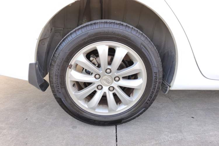 Used BYD Surui 2012 1.5L Manual Luxury Version Right Rear Wheel Hub