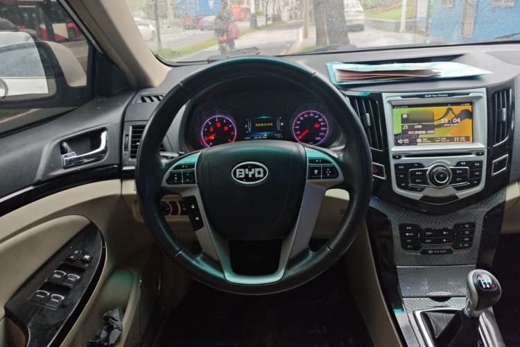 Used BYD Surui 2012 1.5L Manual Luxury Version Steering Wheel