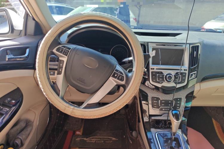 Used BYD Surui 2012 1.5TID Automatic Luxury Version Steering Wheel