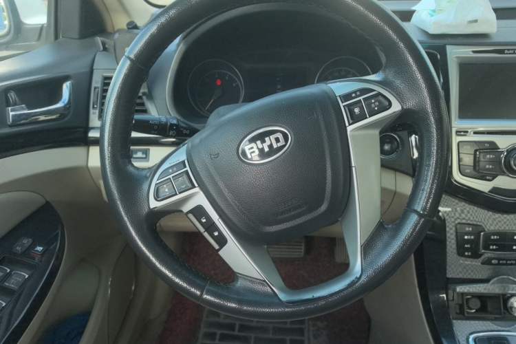 Used BYD Surui 2012 1.5TID Automatic Luxury Version Steering Wheel