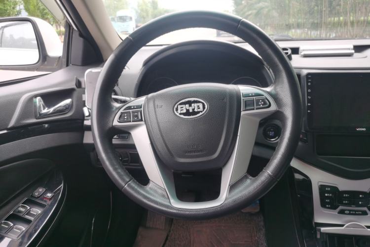 Used BYD Surui 2012 1.5TI Manual Comfort Version Steering Wheel