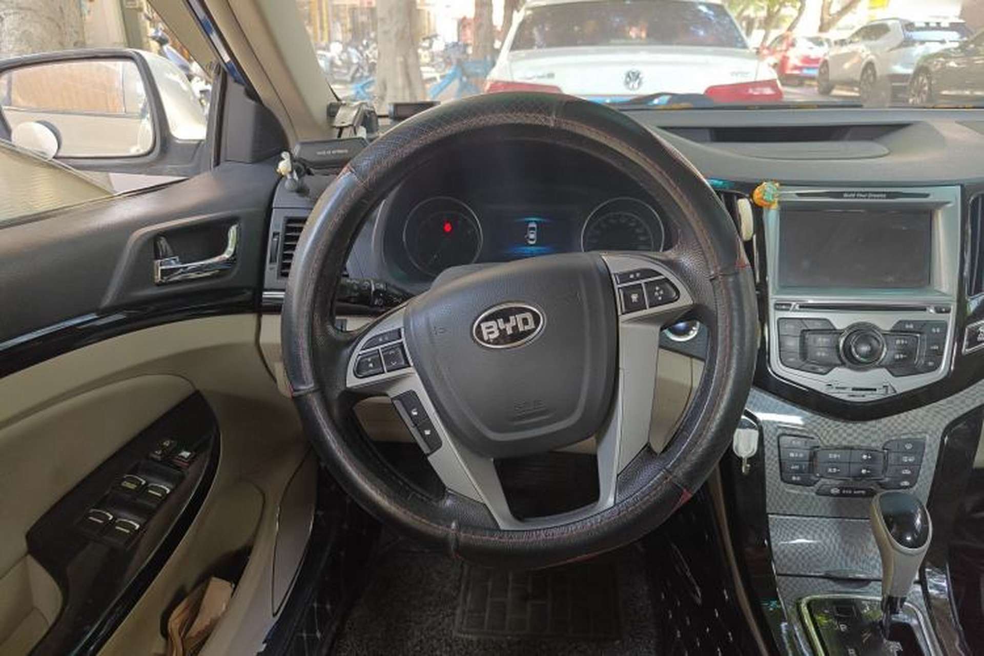Used BYD Surui 2012 1.5TID Automatic Luxury Version Steering Wheel