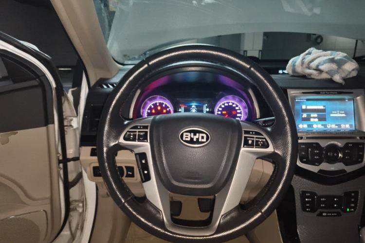 Used BYD Surui 2012 1.5L Manual Luxury Version Steering Wheel