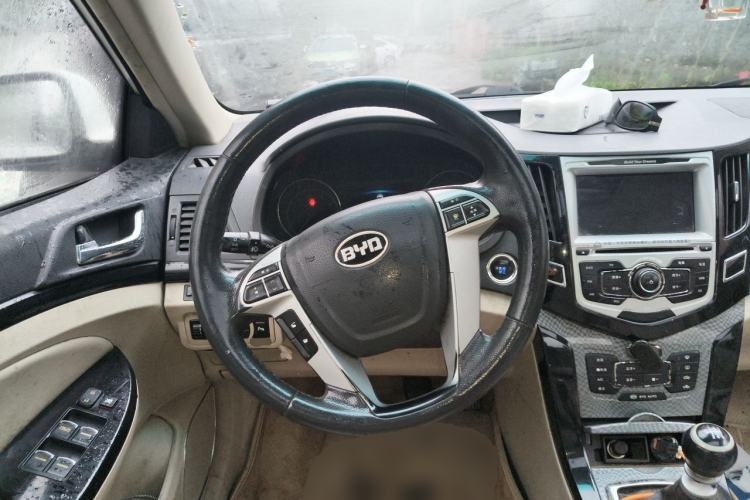 Used BYD Surui 2012 1.5TI Manual Luxury Version Steering Wheel