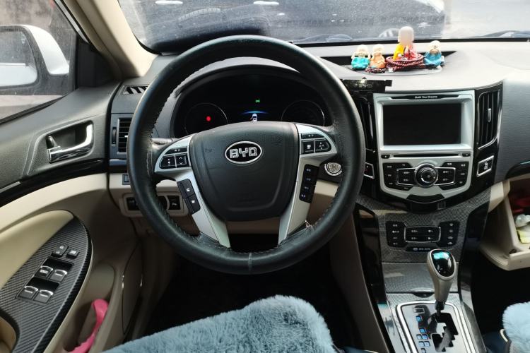 Used BYD Surui 2012 1.5TID Automatic Luxury Version Steering Wheel