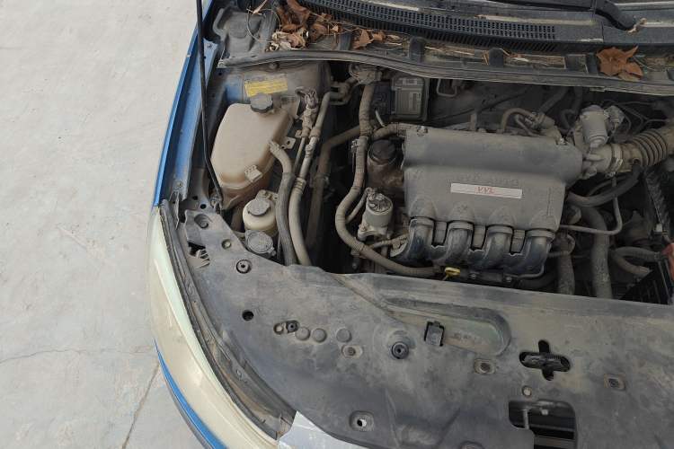 Used BYD Surui 2012 1.5L Manual Luxury Version Engine Bay Right