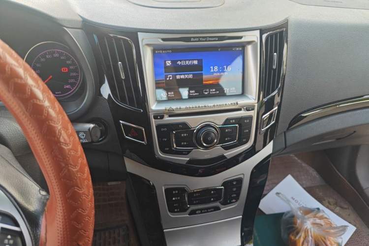 Used BYD Surui 2013 1.5L Manual Luxury Model Audio And AC Panel