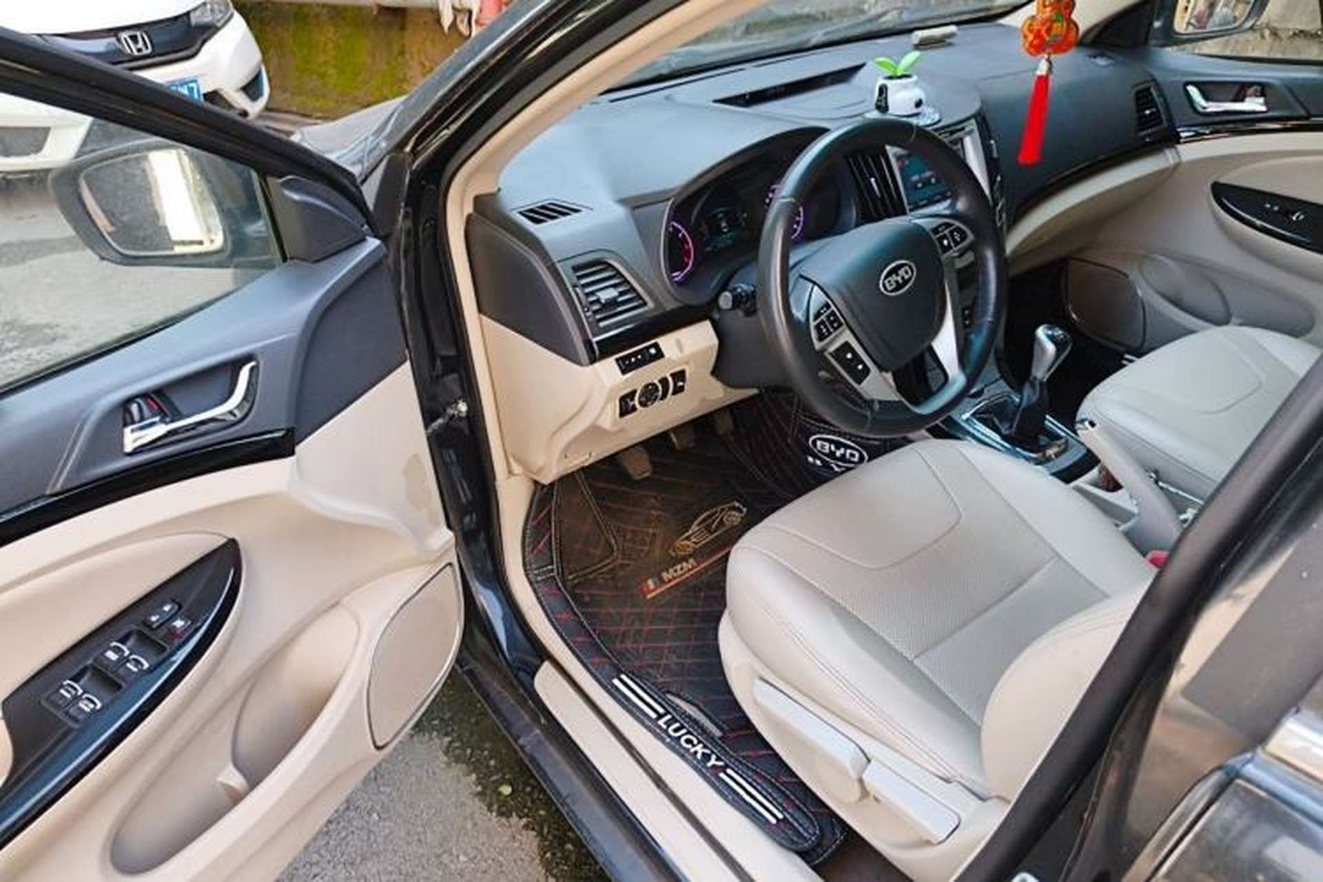 Used BYD Surui 2013 1.5TI Manual Luxury Model Driver Seat