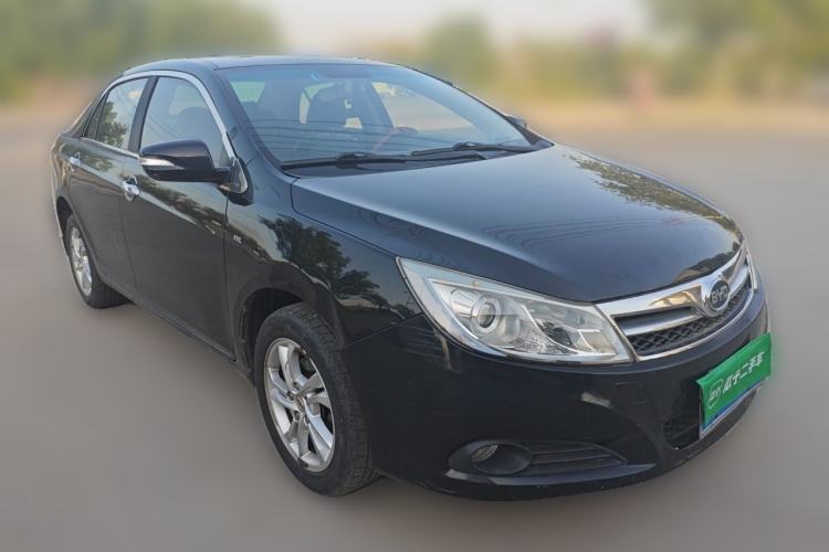 Used BYD Surui 2013 1.5L Manual Luxury Model Front Right 45 Deg