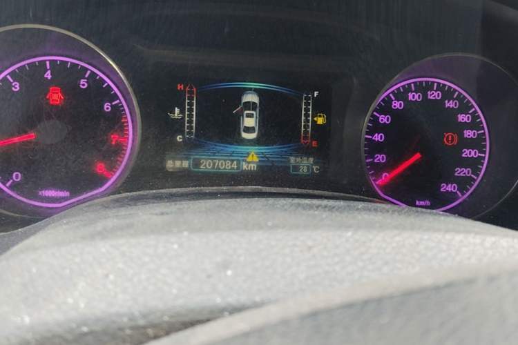 Used BYD Surui 2013 1.5L Manual Luxury Model Odometer Close Up