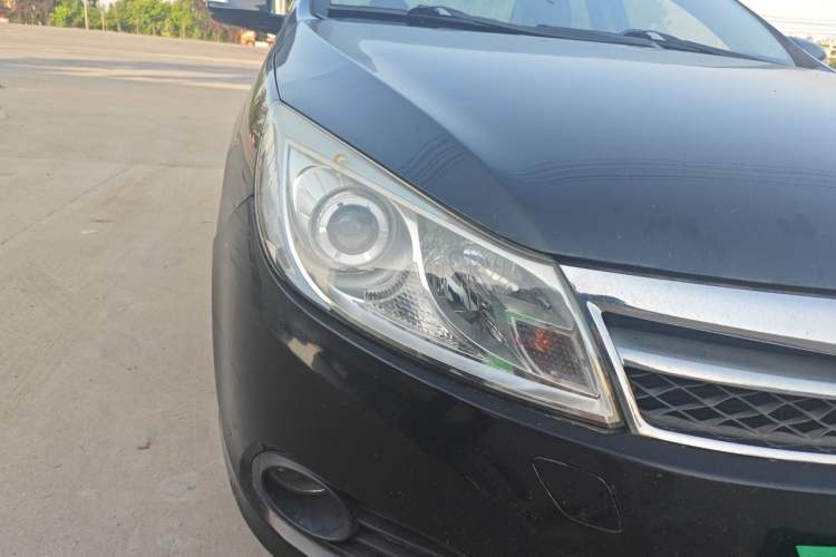 Used BYD Surui 2013 1.5L Manual Luxury Model Right Front Headlight