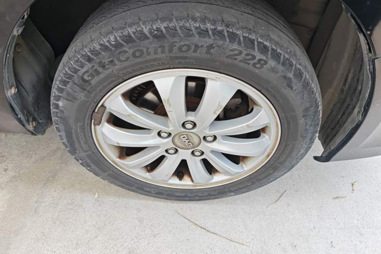 Used BYD Surui 2013 1.5L Manual Luxury Model Right Front Wheel Hub