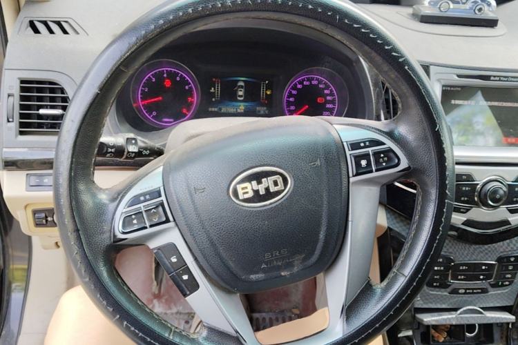 Used BYD Surui 2013 1.5L Manual Luxury Model Steering Wheel
