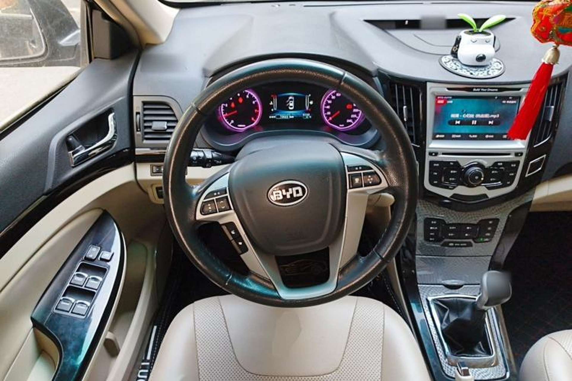 Used BYD Surui 2013 1.5TI Manual Luxury Model Steering Wheel