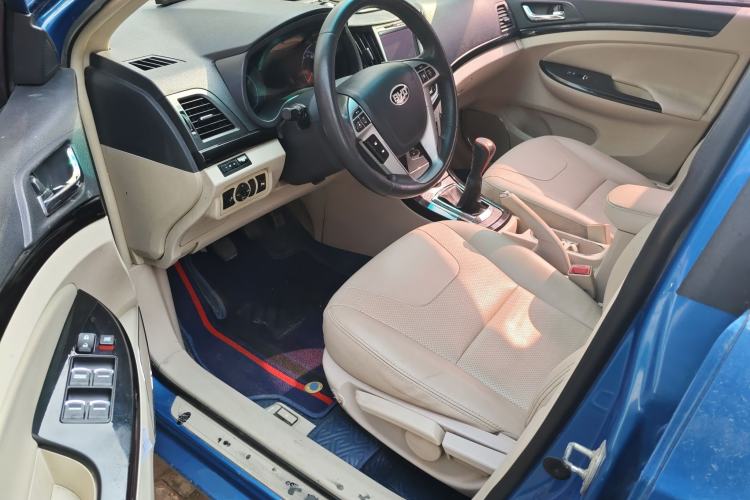Used BYD Surui 2013 1.5L Manual Luxury Model Driver Seat