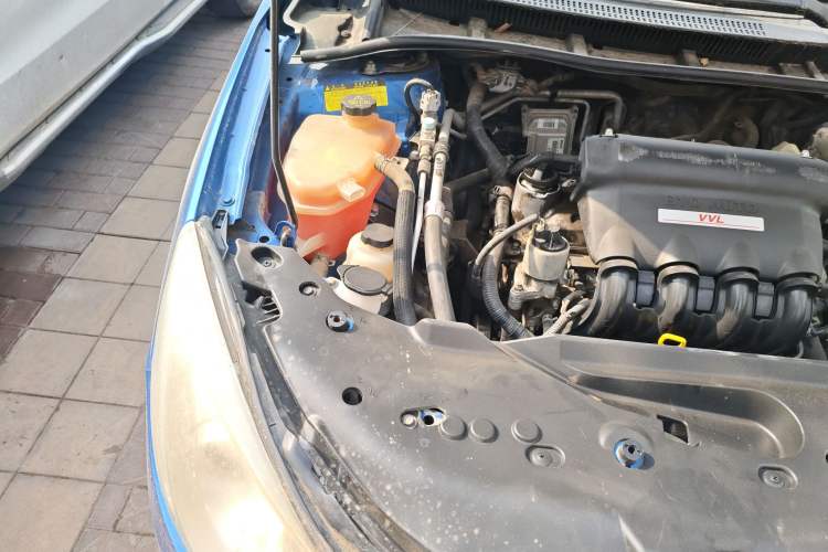 Used BYD Surui 2013 1.5L Manual Luxury Model Engine Bay Right