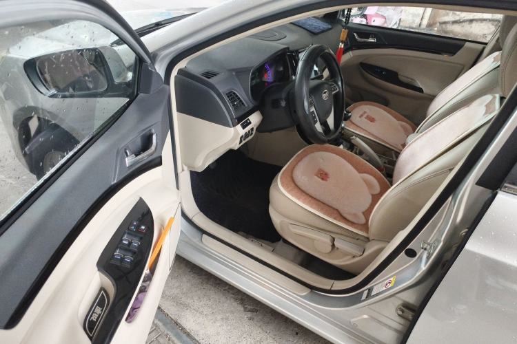 Used BYD Surui 2013 1.5TI Manual Luxury Model Driver Seat