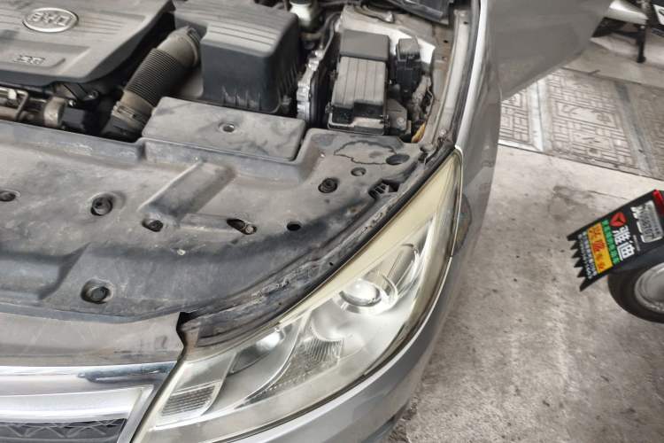 Used BYD Surui 2013 1.5TI Manual Luxury Model Engine Bay Left