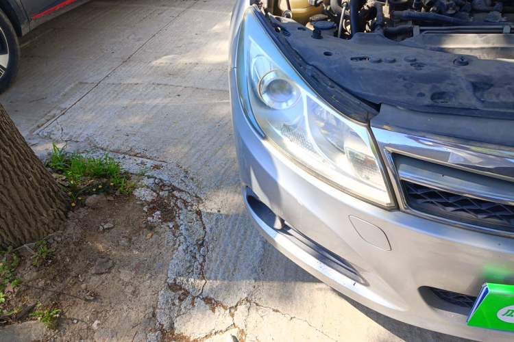 Used BYD Surui 2013 1.5TI Manual Luxury Model Engine Bay Right