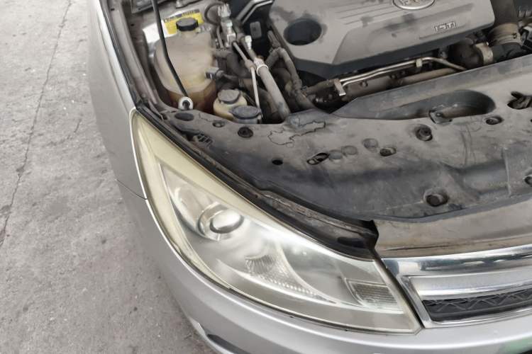 Used BYD Surui 2013 1.5TI Manual Luxury Model Engine Bay Right