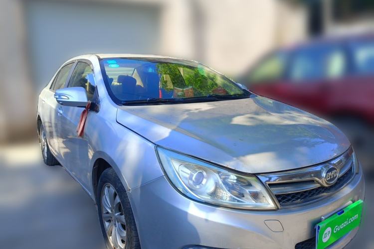 Used BYD Surui 2013 1.5TI Manual Luxury Model Front Right 45 Deg