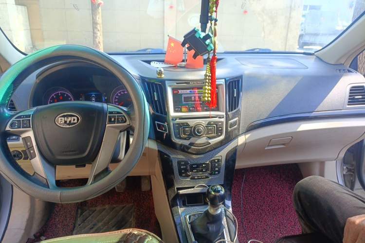 Used BYD Surui 2013 1.5TI Manual Luxury Model Headliner