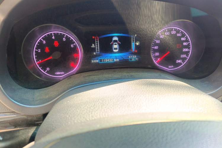 Used BYD Surui 2013 1.5TI Manual Luxury Model Odometer Close Up