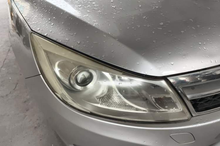 Used BYD Surui 2013 1.5TI Manual Luxury Model Right Front Headlight