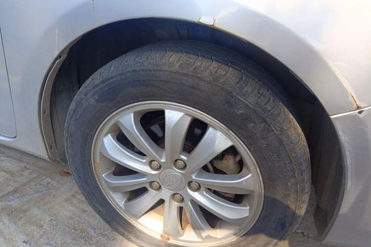 Used BYD Surui 2013 1.5TI Manual Luxury Model Right Front Wheel Hub